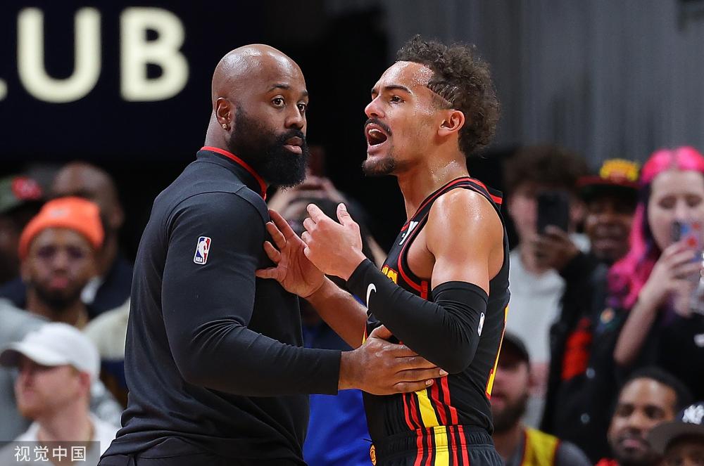 他展示了自 他展示了自